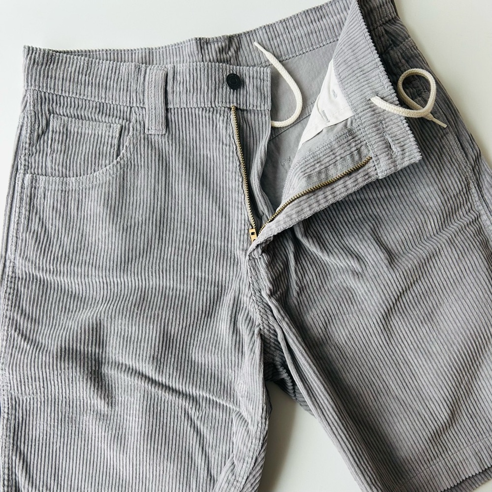 Loose-Fit Levi’s Jeans Corduroy Shorts